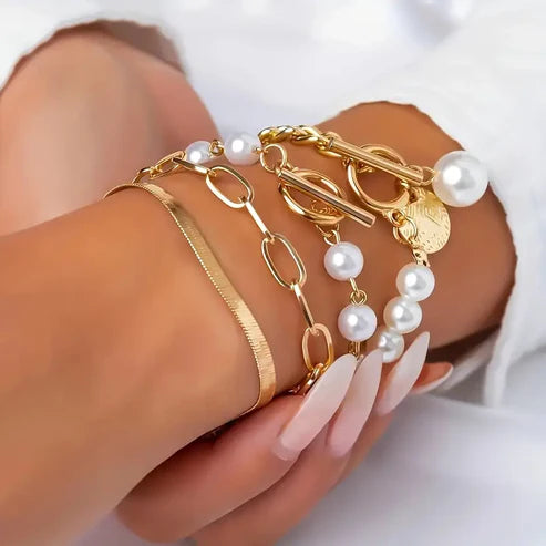 Set de pulseras de 4 piezas Chic Gold – Serpiente, perlas y eslabones | Oro