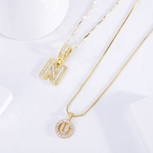 Set de collar inicial con piedras | Oro