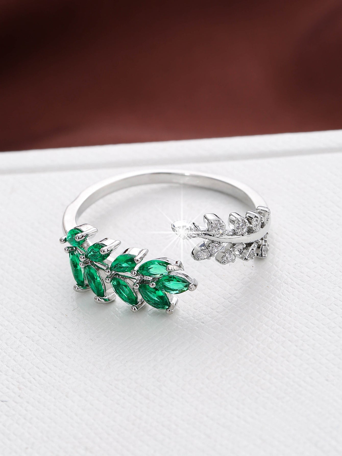 Vivara Lyselle Ring | White Gold